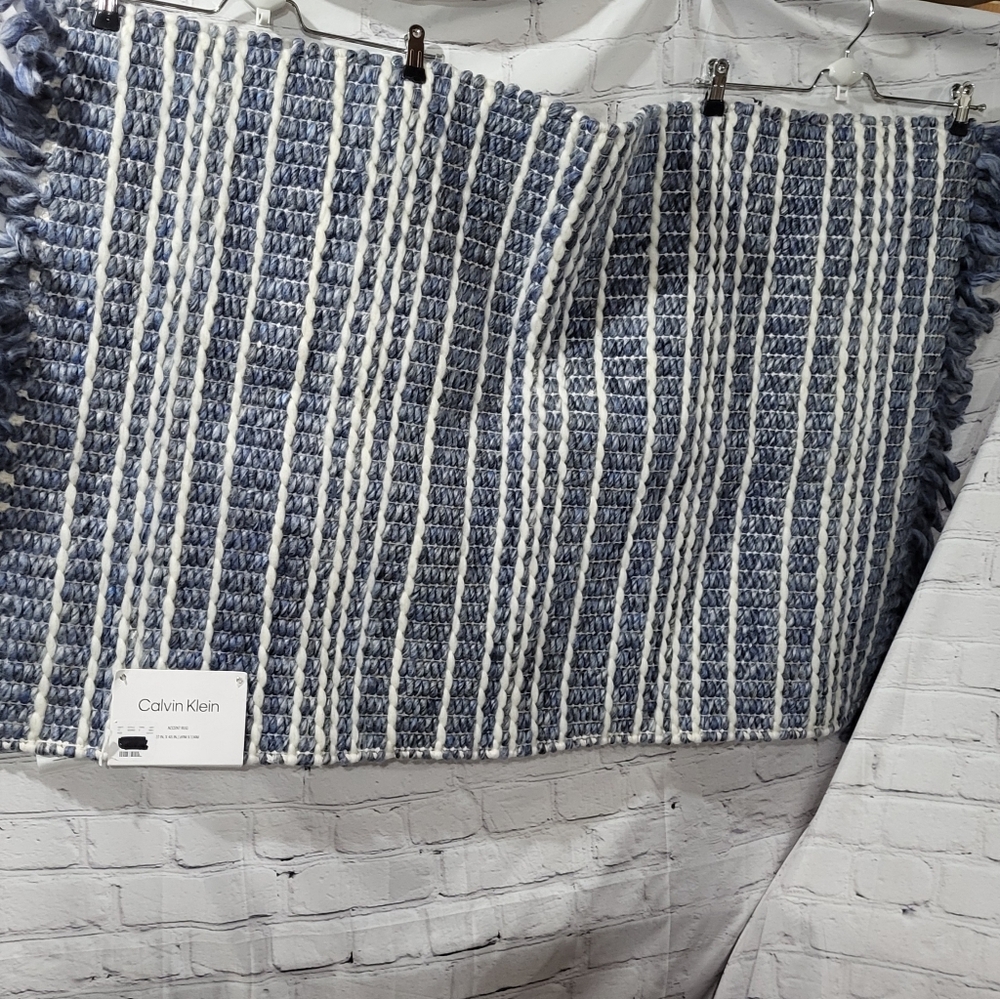 Calvin Klein Accent Striped Rug. Wool/cotton blend 27x45. New
